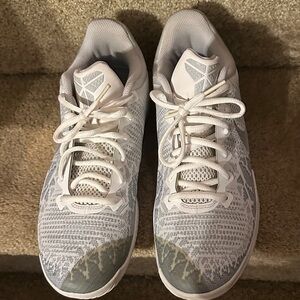 Stylish White Athletic Men’s  Shoes